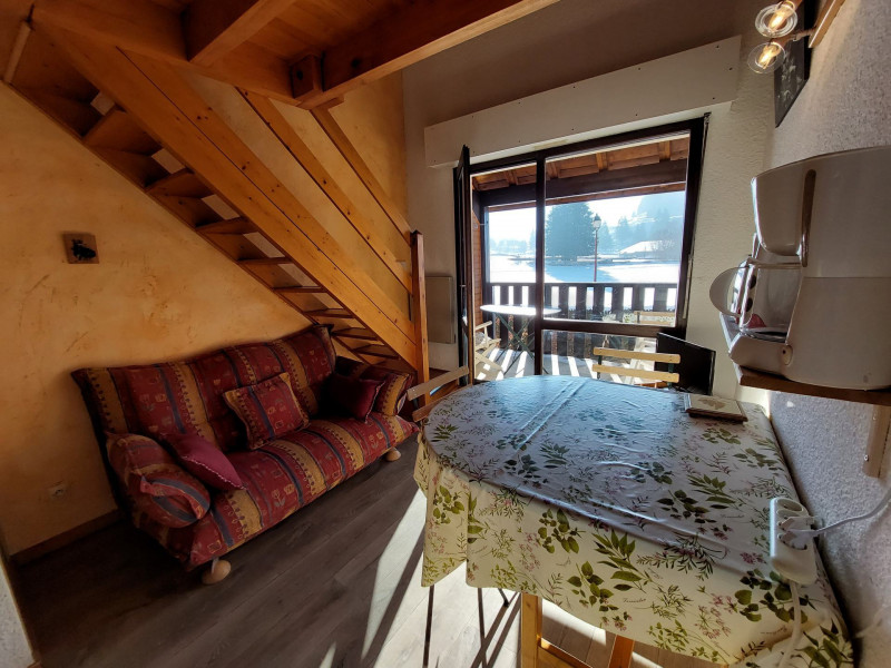 _lv_images__lot_0000460126_03_1401937