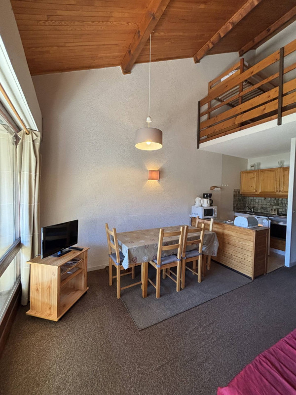 _lv_images__lot_0000580187_12_1305751 _lv_images__lot_0000580187_12_1305751