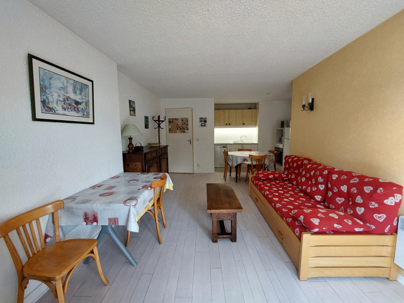 _lv_images__lot_0000600147_02_1397371