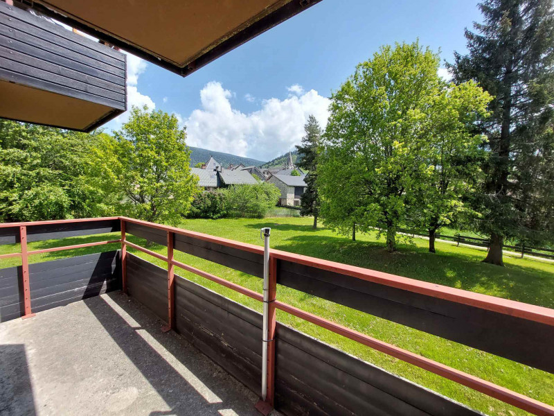 _lv_images__lot_0000600147_09_1292804