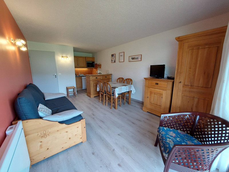 _lv_images__lot_0000600622_04_1398655