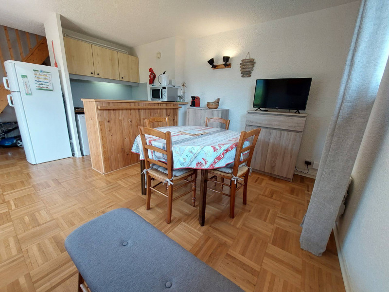 _lv_images__lot_0000600794_02_1298165