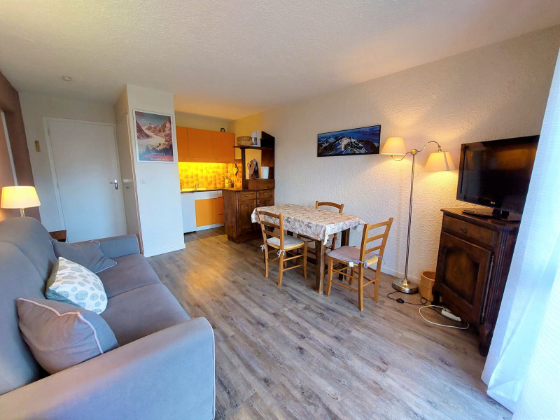 _lv_images__lot_0000650164_02_1444548