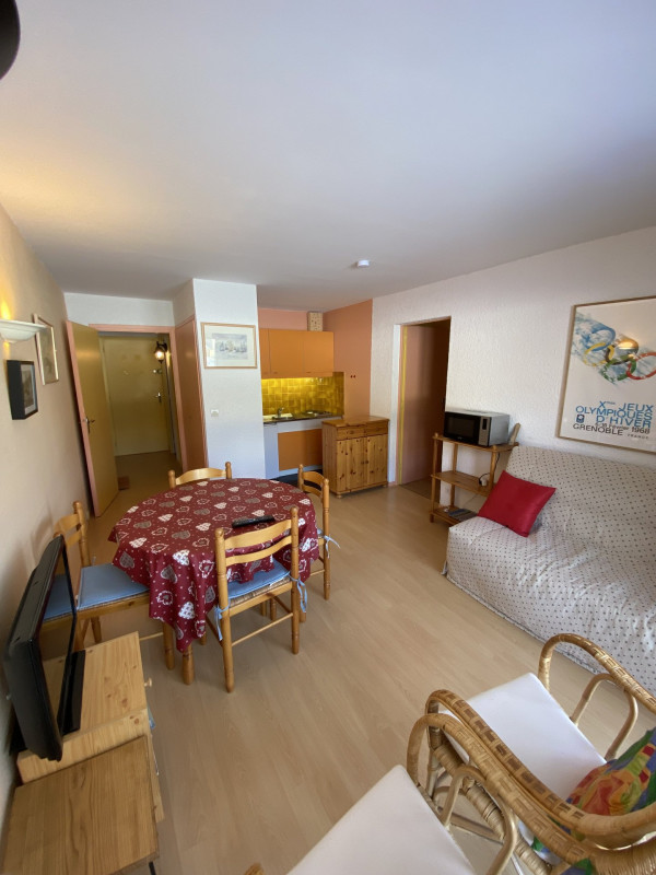 _lv_images__lot_0000650395_02_1440043