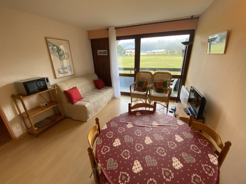 _lv_images__lot_0000650395_03_1302357