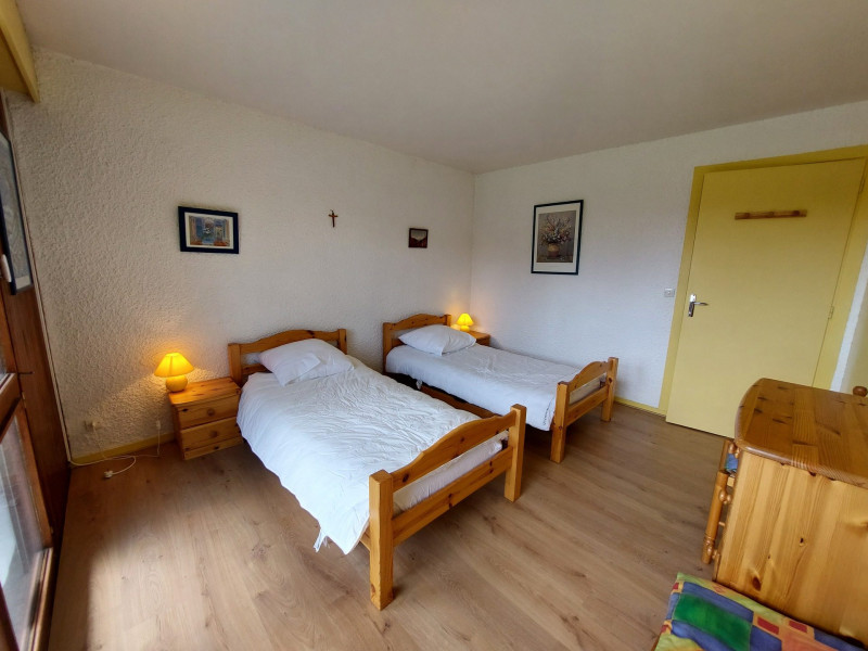 _lv_images__lot_0000650395_06_1389373