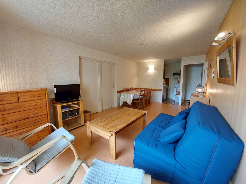 _lv_images__lot_0000720047_01_1304244 _lv_images__lot_0000720047_01_1304244