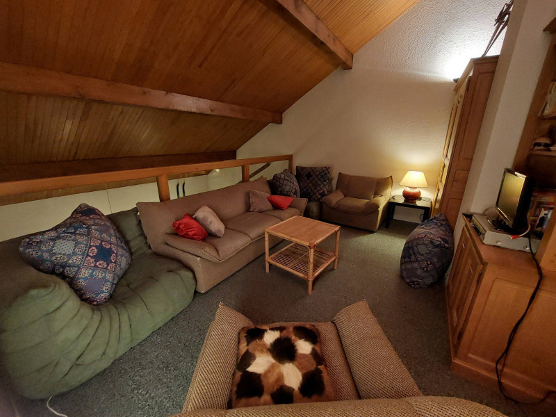 _lv_images__lot_0001170707_09_1113168