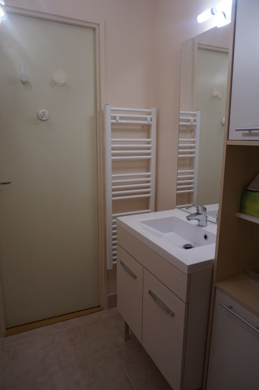 _lv_images__lot_0002150784_08_1438901