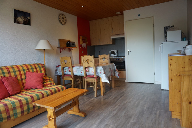 _lv_images__lot_0002150825_01_1335110