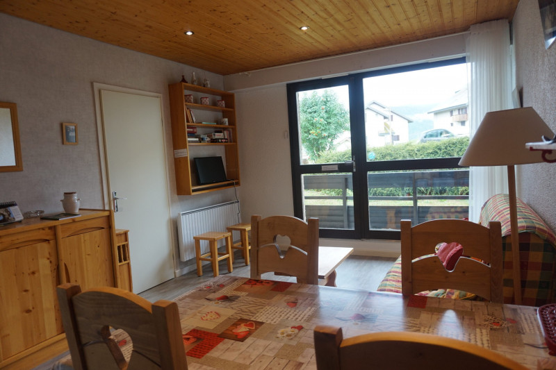 _lv_images__lot_0002150825_03_1389124