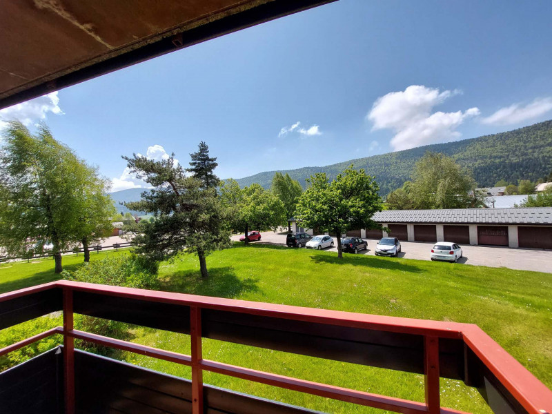 _lv_images__lot_0003590821_04_1400293