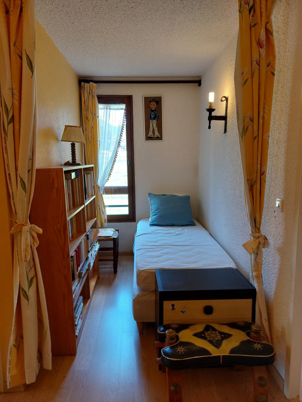 _lv_images__lot_0003590821_05_1393166