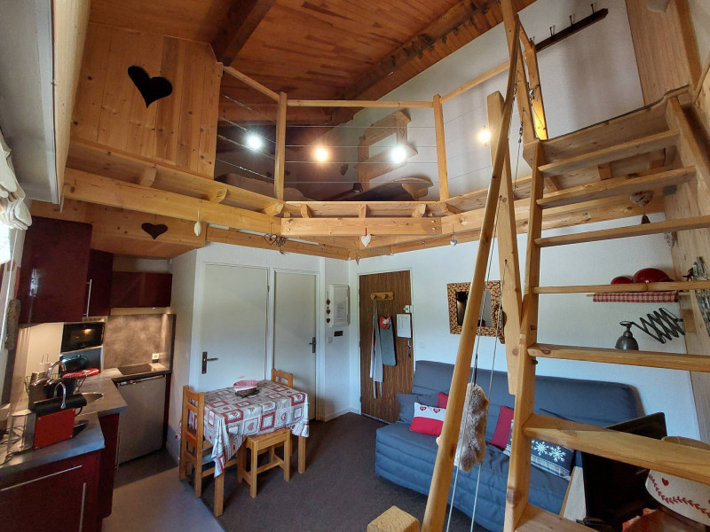 _lv_images__lot_0003590822_02_1375271 _lv_images__lot_0003590822_02_1375271