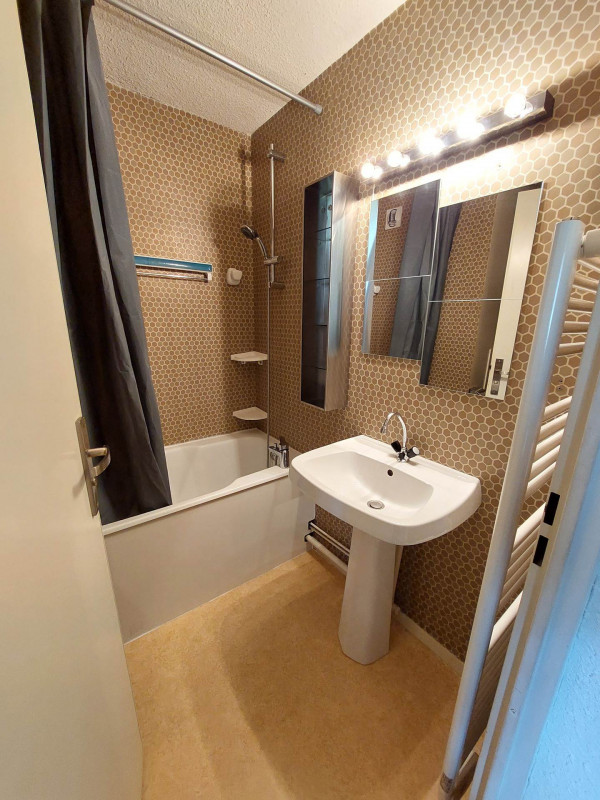 _lv_images__lot_0003590822_04_1352536