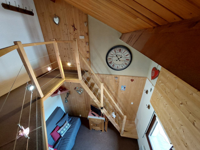 _lv_images__lot_0003590822_05_1343667