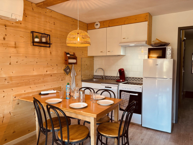 _lv_images__lot_0003590862_03_1346015