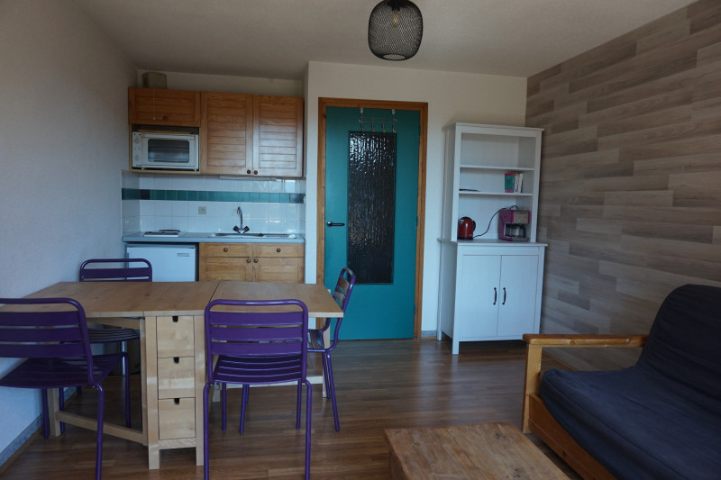 _lv_images__lot_0003590866_02_1365547