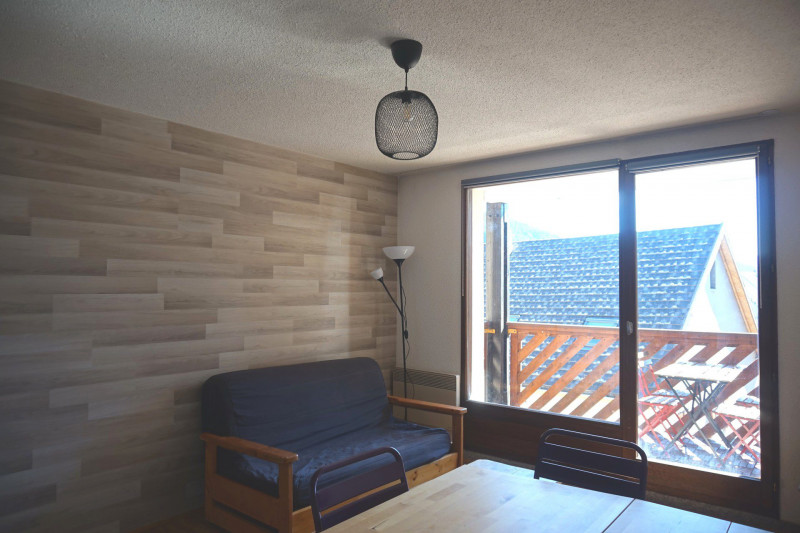 _lv_images__lot_0003590866_04_1377300