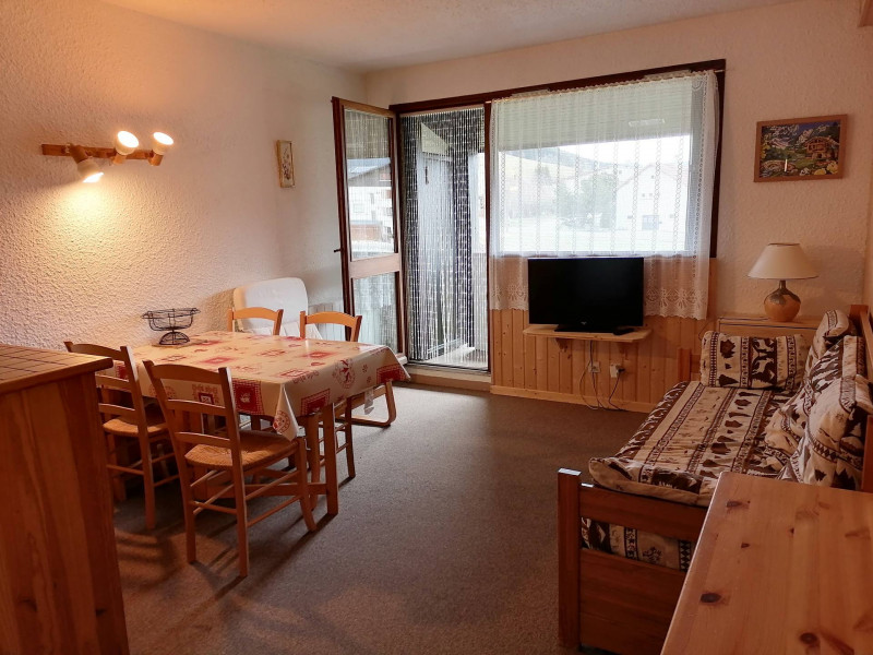 _lv_images__lot_0003590875_01_1428963