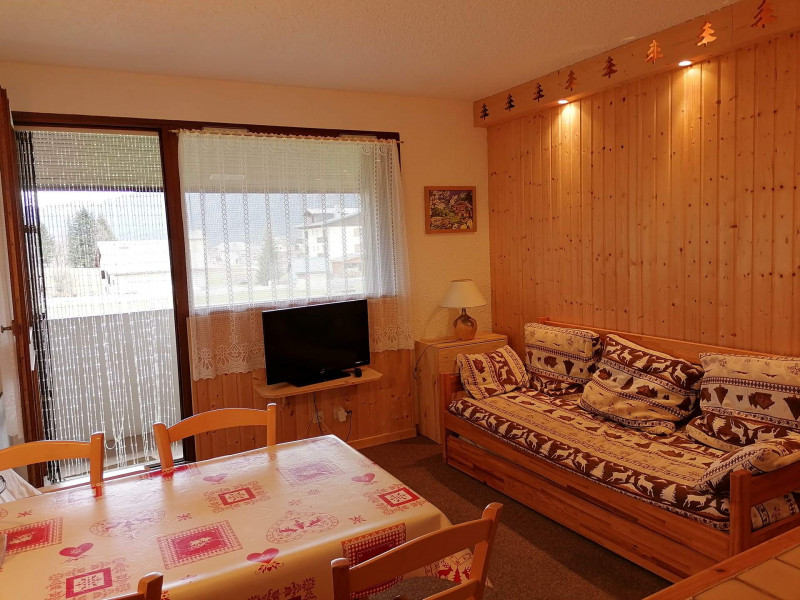 _lv_images__lot_0003590875_05_1304502 _lv_images__lot_0003590875_05_1304502