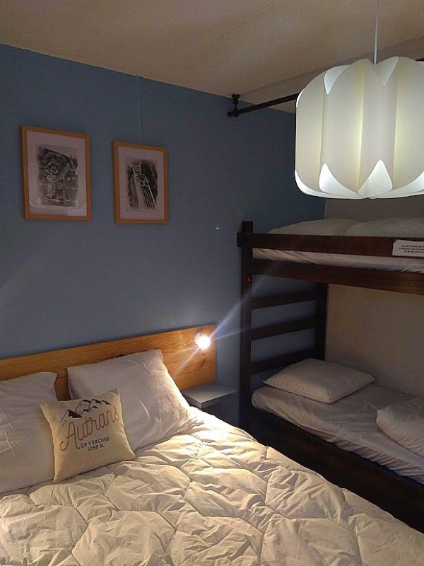 _lv_images__lot_0003590887_06_1367175