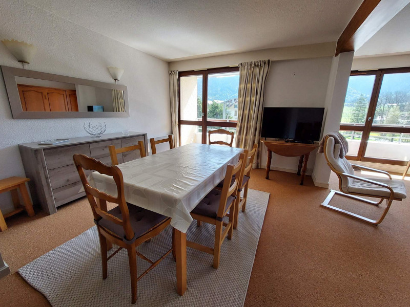 _lv_images__lot_0003590891_02_1444920