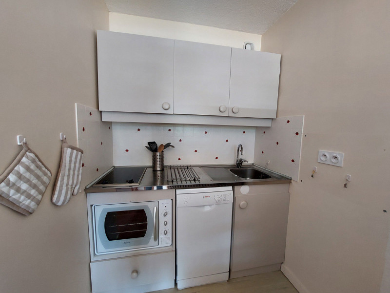 _lv_images__lot_0003590891_03_1541524