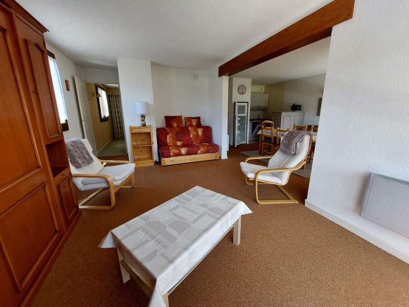 _lv_images__lot_0003590891_04_1549876