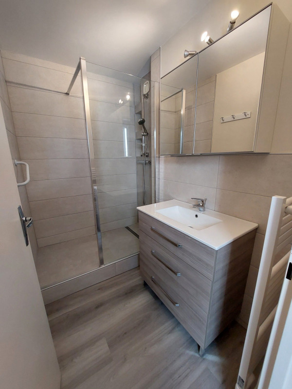 _lv_images__lot_0003590891_09_1401065