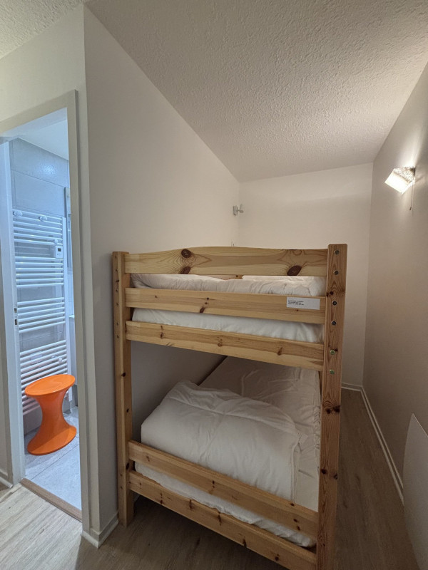 _lv_images__lot_0003590894_06_1413401 _lv_images__lot_0003590894_06_1413401