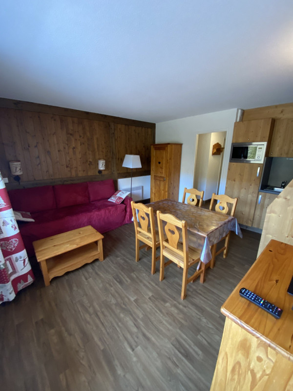 _lv_images__lot_0003590906_02_1352492