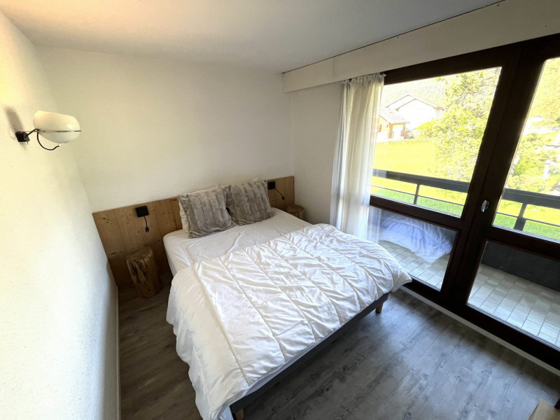 _lv_images__lot_0003590914_06_1395760