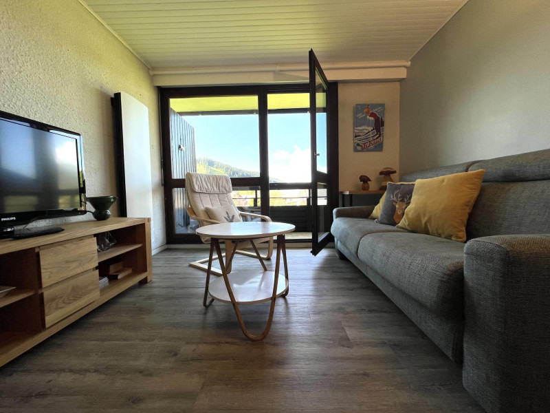 _lv_images__lot_0003590914_11_1425559