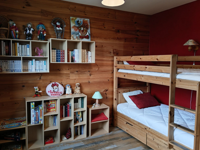 _lv_images__lot_0003590916_10_1432881