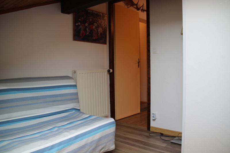 _lv_images__lot_0003590918_12_1418223