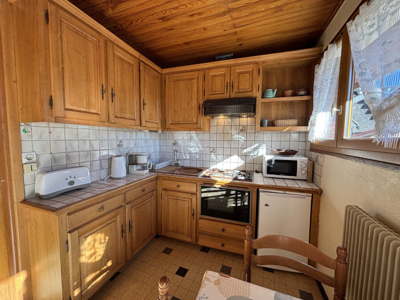 _lv_images__lot_0003590920_06_1543867