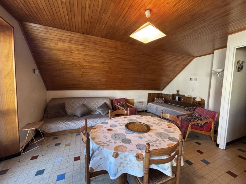 _lv_images__lot_0003590921_03_1346081