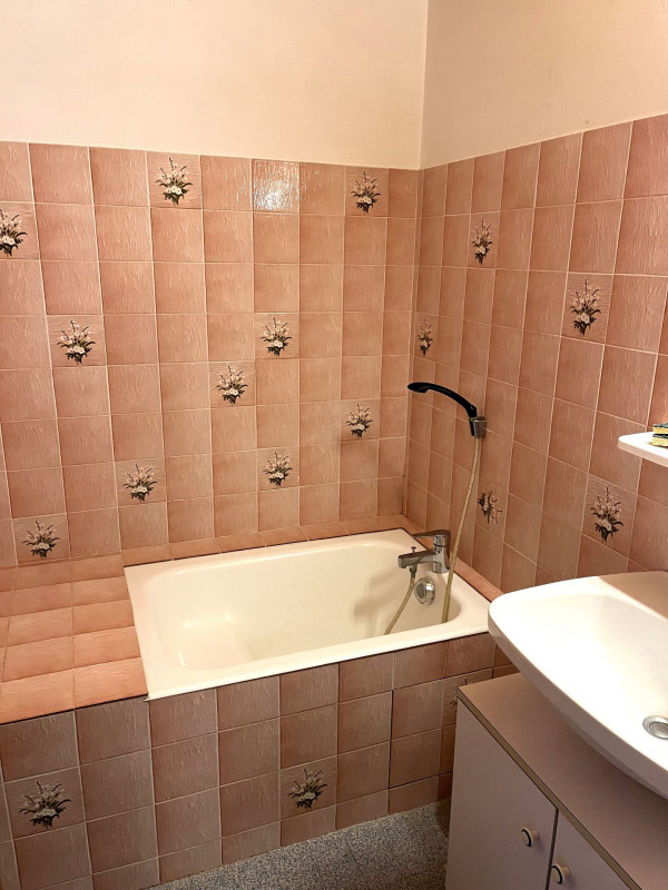 _lv_images__lot_0003590922_06_1367159