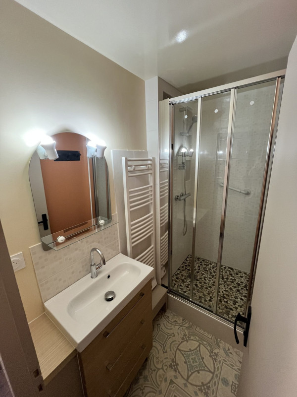 _lv_images__lot_0003590935_13_1428811