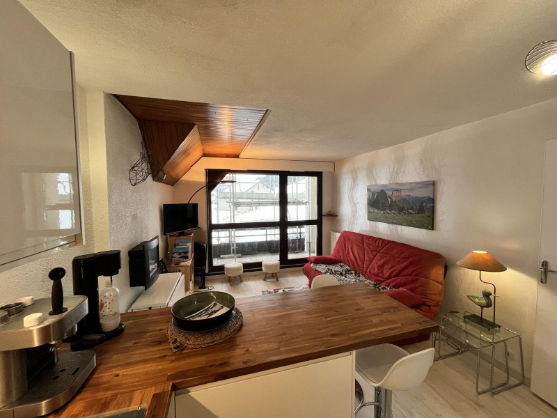 _lv_images__lot_0003590937_10_1335062